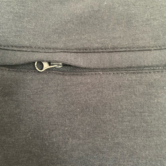 Sweat shorts in Navy from RW&Co - small - Picture 4 of 6